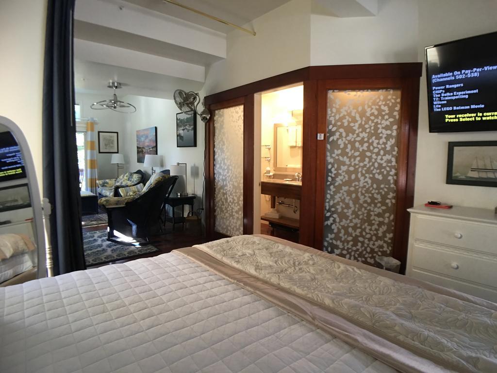 Camden Riverhouse Hotel And Inn ภายนอก รูปภาพ